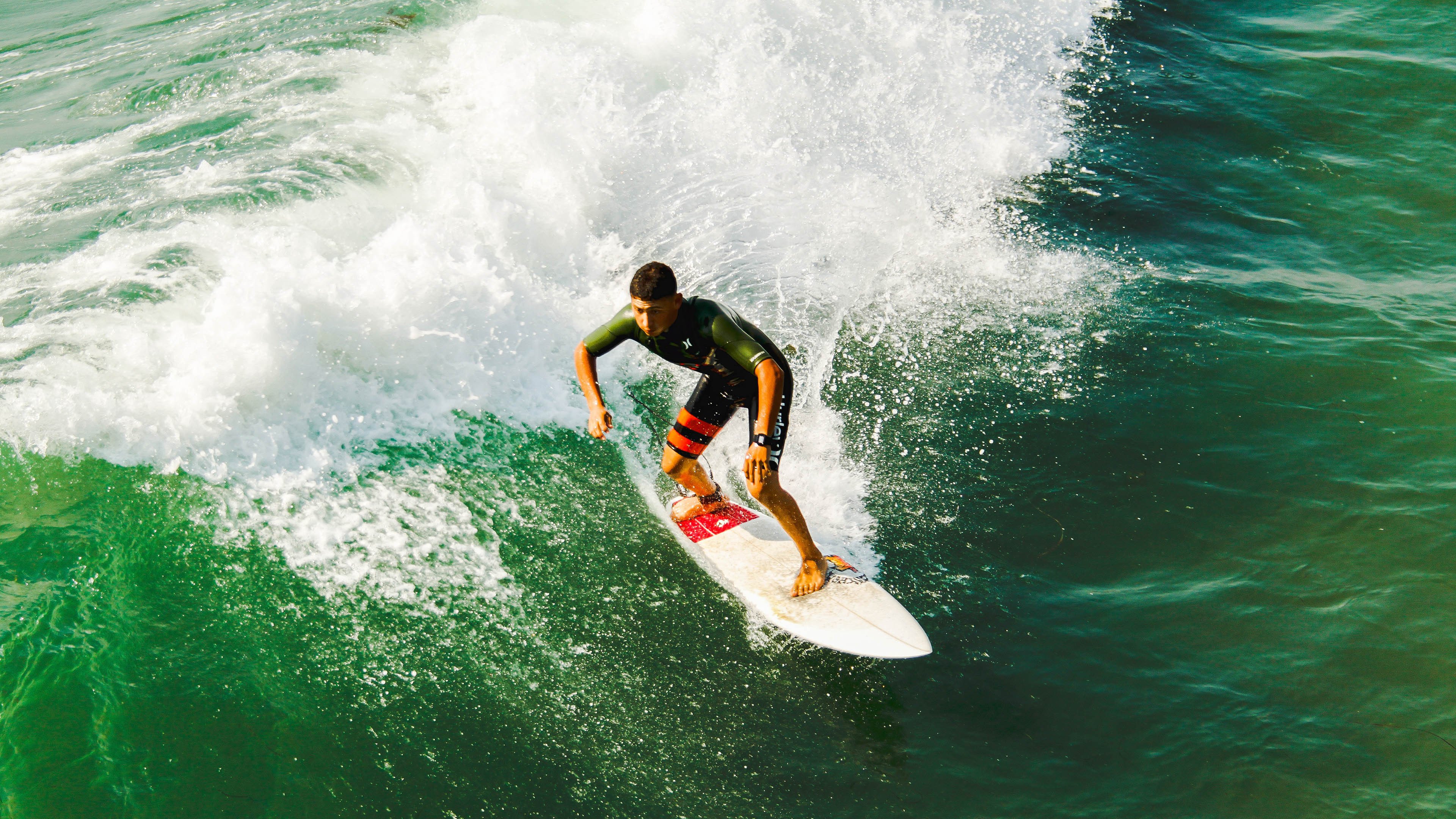 哈兰德双响创历史,曼城主场轻取伯恩茅斯,哈兰德穿曼城球衣