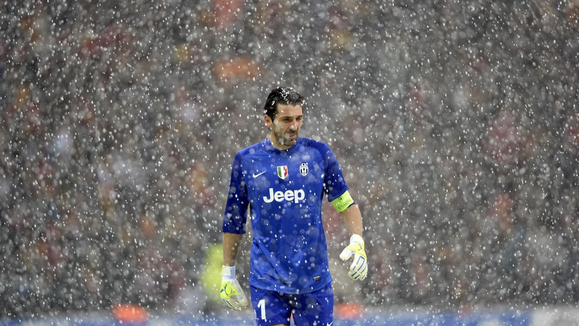 国米4连胜，继续领跑欧冠小组，劳塔罗再度闪耀，国米晋级欧联杯四强